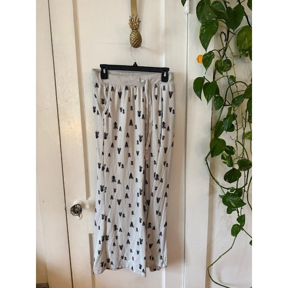 Joyspun women’s size medium, black and white Christmas tree pajama pants